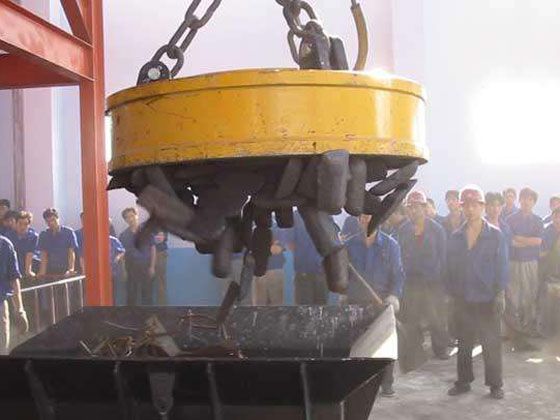 吊運廢鋼用起重電磁吸盤